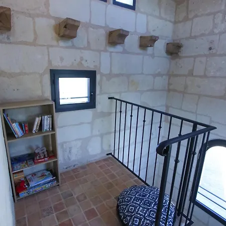 De La Tour - 6 Personnes *