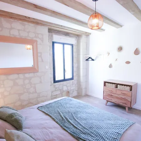 De La Tour - 6 Personnes * Vivy