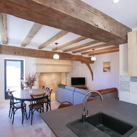 De La Tour - 6 Personnes *