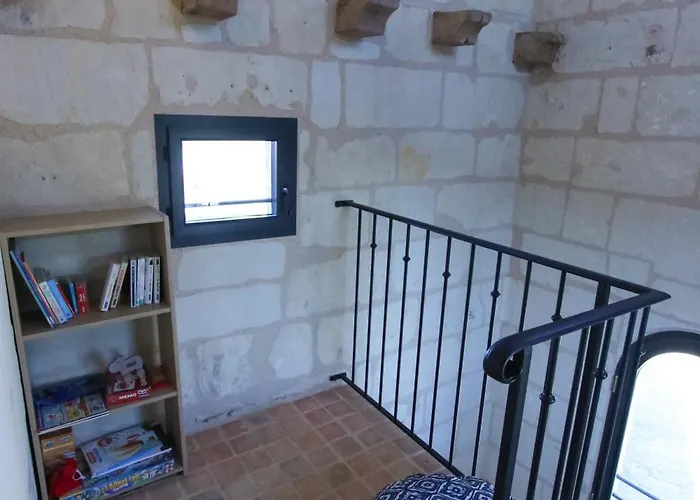 De La Tour - 6 Personnes *