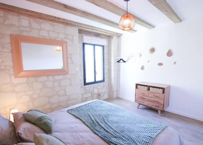 De La Tour - 6 Personnes * Vivy